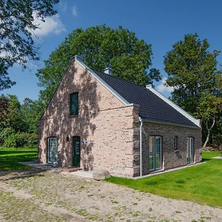 Haus Mit Sauna, Kamin, Strandkorb Und Terrasse