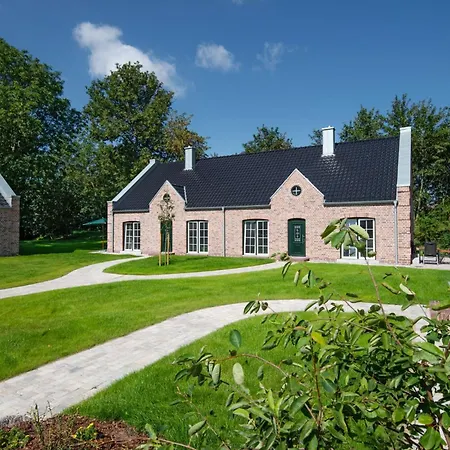 Haus Mit Sauna, Kamin, Strandkorb Und Terrasse Vitzdorf