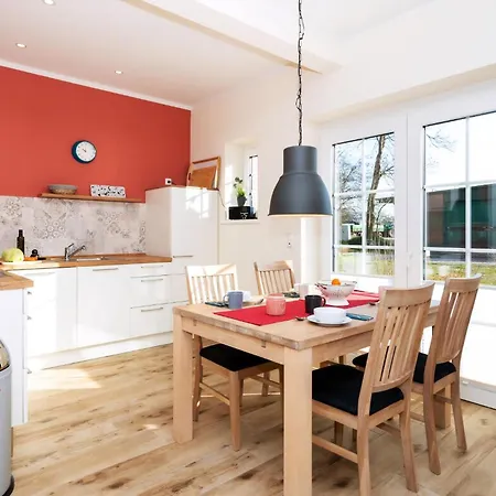 Haus Mit Sauna, Kamin, Strandkorb Und Terrasse